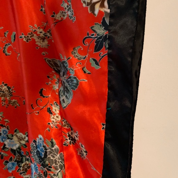 Gorgeous Red Top with Printed Design - Picture 4 of 5